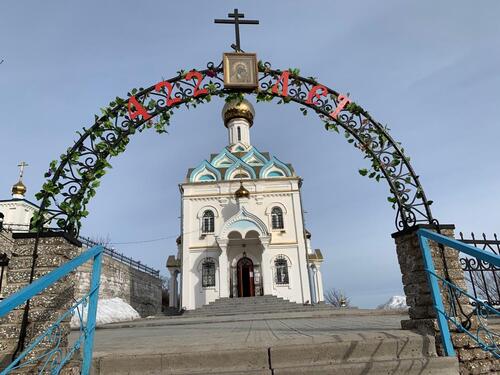 Тур на 1 день к Храму иконы Табынской Божьей Матери, минеральным святым источникам пос. Красноусольский, санаторий «Красноусольск» и величественный  шихан Торатау. 1 день 